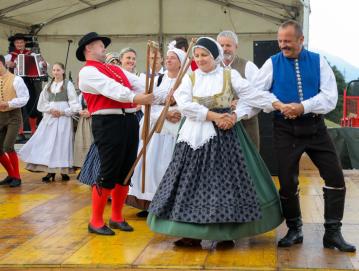 Nastopili so tudi člani folklorne skupine Zala. FOTO: TINA DOKL