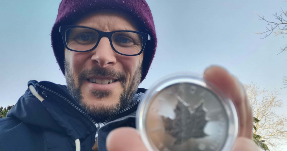 The 10,000. Customer Mr. Rüdiger B. with the present from Elementum. 