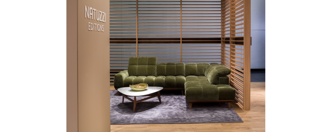 Sedežna garnitura AUTENTICO - Natuzzi Editions v žametni zeleni tkanini