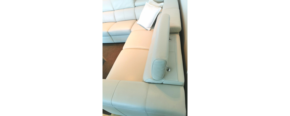 Sedežna garnitura PIACEVOLE - Natuzzi Editions v beige usnju