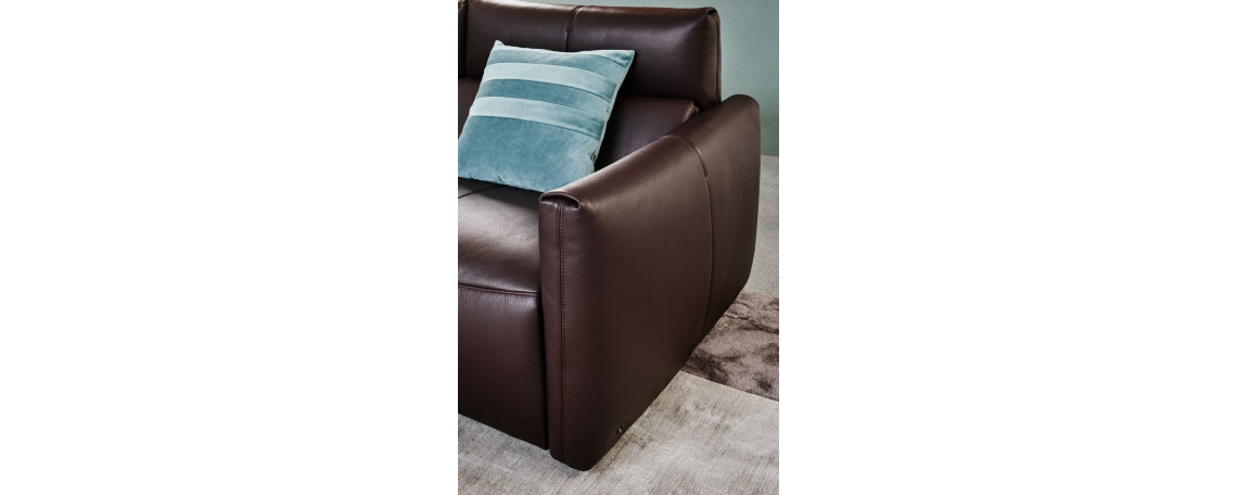 Sedežna garnitura GALAXY by Natuzzi Design Center v vijoličnem usnju