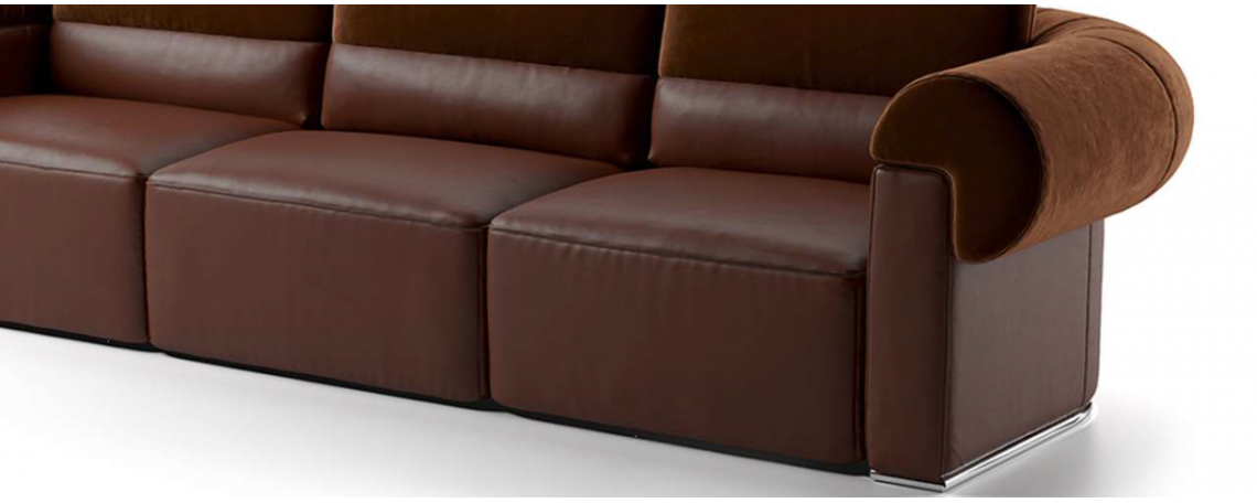 Sedežna garnitura NEW CLASSIC - Natuzzi v rjavem usnju z naslonjalom iz rjave velvet tkanine