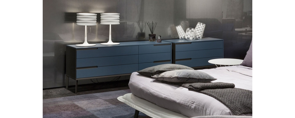 Komoda MONDRIAN - Natuzzi z modrimi frontami