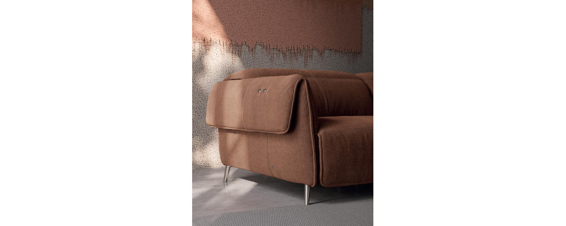 Nastavitev položaja za sedenje ali počivanje z rahlim pritiskom na okrogla stikala