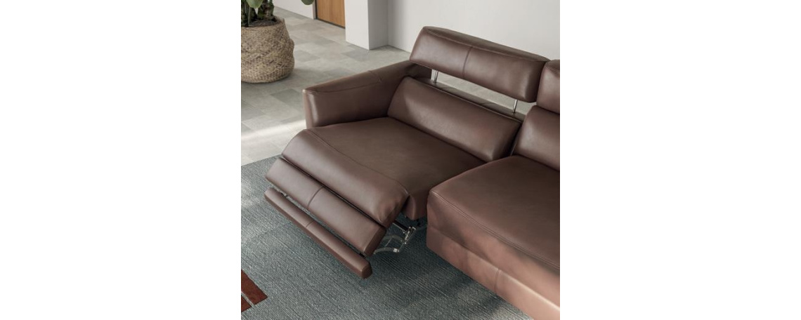 Počivalnik sedežne garniture STAN by Enrique Marti - Natuzzi v rjavem usnju.