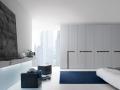 Garderobna omara ALIBI - Presotto - Maros - Garderobna omara ALIBI - Presotto - Maros v beli barvi z lesenim detajlom