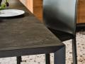 Jedilna miza PEDRO  - Jedilna miza PEDRO s keramično ploščo in s črnim kovinskim podnožjem