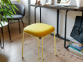 Jedilni stol brez naslona STULLE - Jedilni stol brez naslona STULLE v rumeni barvi