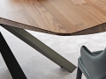 Detalj Masterwood Lancer - miza iz masivnega lesa Lancer