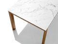 Miza EMINENCE WOOD - Miza EMINENCE WOOD s keramično ploščo v videzu marmorja in lesenimi nogami