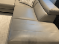Odprt zaključek sedežne garniture - Zračna in minimalistična sedežna ganitura Natuzzi Editions.
