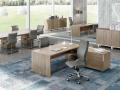 Pisarniško pohištvo T_45 by Quadrifoglio - Maros  - Pisarniško pohištvo T_45 by Quadrifoglio - Maros lesena pisarniška miza in sivi stoli