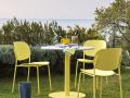Vrtni stol YO! v rumeni barvi - Vrtni stol YO! v rumeni barvi je izdelan iz PP plastike in kovinskega podnožja. Vsi materiali so primerni za uporabo na prostem, na vrtu, na balkonu, terasi ali ob bazenu.