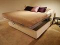 Udobna postelja LUNARE - Udobna postelja LUNARE v svetli barvi s prostorom za shranjevanje