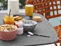 Keramična mizna plošča - Keramična mizna plošča vrtne mize YO! je idealna za uporabo na vašem vrtu, terasi ali ob bazenu. 