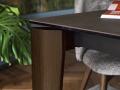 Leseno podnožje v barvi SMOKE - Lesena raztegljiva miza BAND s keramičnim topom