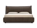 Postelja SOFTLY - Calligaris - Maros -4 - Postelja SOFTLY - Calligaris - Maros -4 v rjavi tkanini z lesenimi nogami