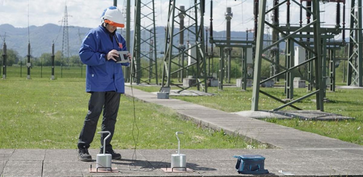 Step and touch voltages with simulated fault