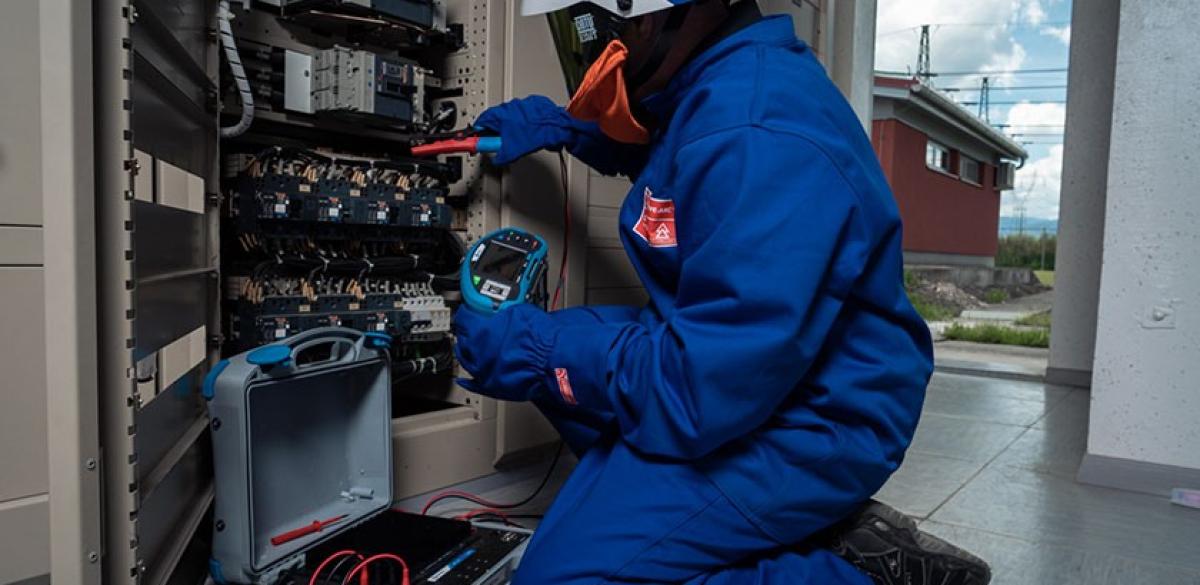 Grid impedance and automatic trip-out ability