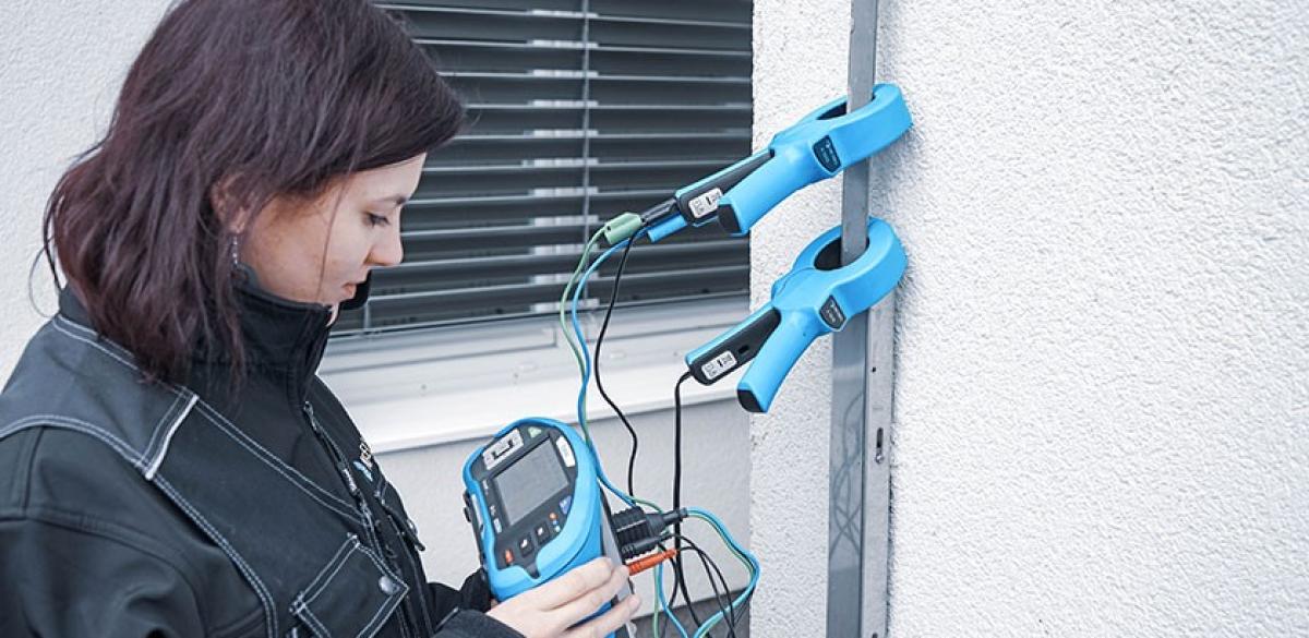 Two clamps method for measuring lightning and earth protection