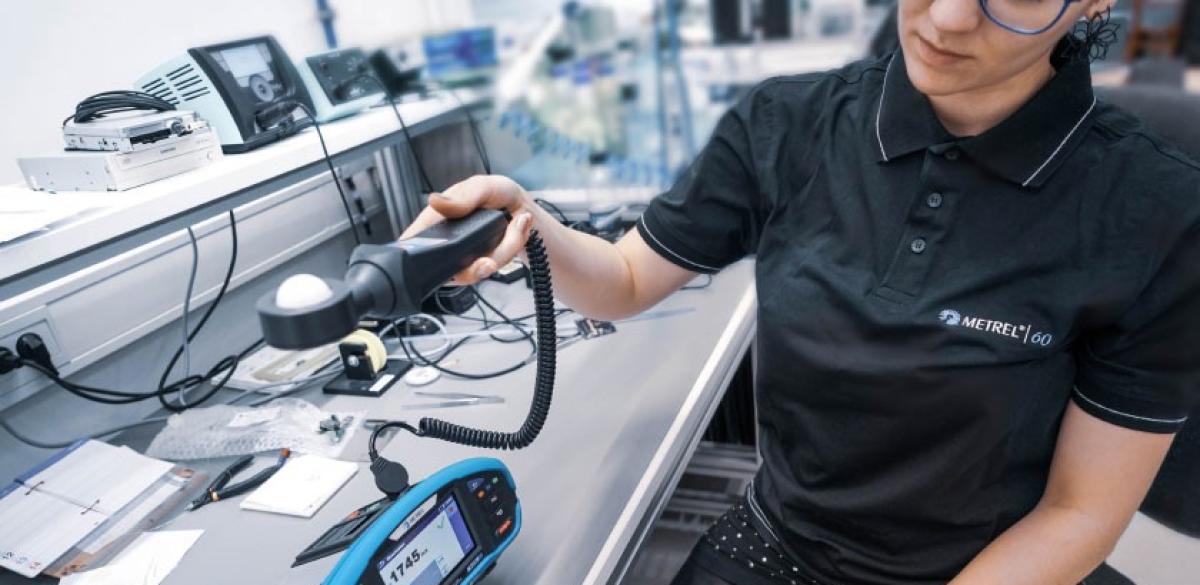 Effects of power quality issues on living and working environment