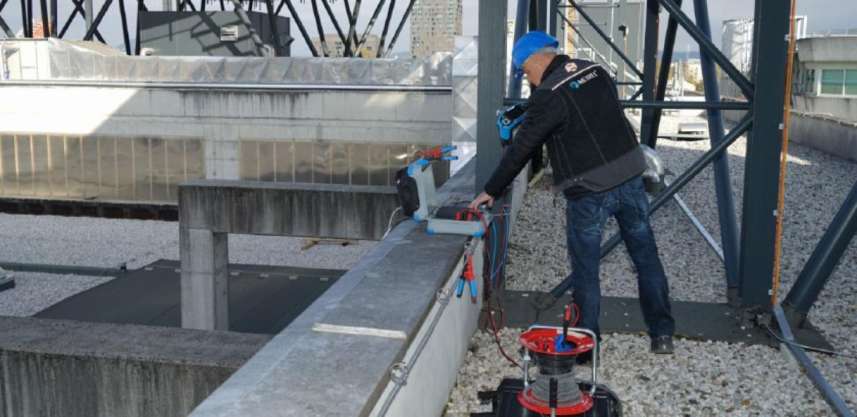 Partial earth bonding resistance with single flex clamp method