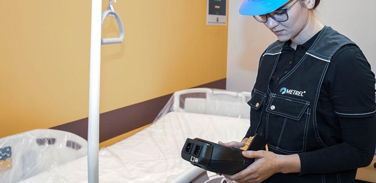 Patient recovery rooms and hospital wards