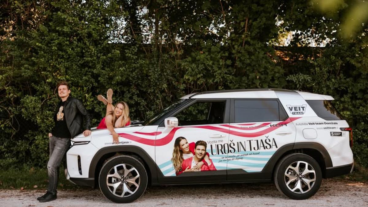 Priljubljena glasbenika Uroš in Tjaša nova ambasadorja naše avtohiše