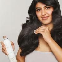  Uporaba Finishing Hairspray za polnost in volumen