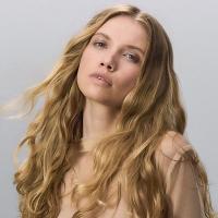 Naravno valoviti in osveženi lasje z izdelki Paul Mitchell