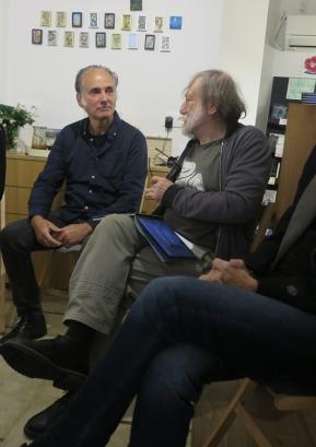 Na pogovornem večeru v knjigarni Trava so o Heronovi spirali spregovorili: (z leve) Anuša Plesničar (voditeljica), Janez Ramoveš, Zdravko Duša in Gregor Pompe. FOTO: IGOR KAVČIČ