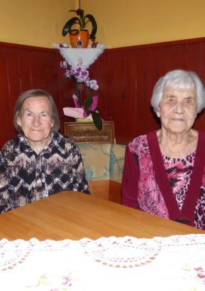 Prijateljstvo Jerice Justin (desno) in Marije Košir (levo) traja že devet desetletij. Foto: Jure Ferlan