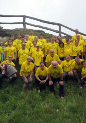 Bosonogi pohodniki ob Koči na Blegošu Foto: Darko Trlep