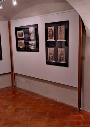 V Šubičevi hiši si je do 3. januarja mogoče ogledati razstavo fotografij Rada Frlana. FOTO: JURE FERLAN