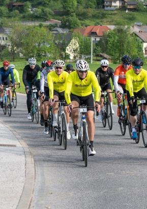 Dvanajsturnega dobrodelnega kolesarjenja se je letos udeležilo 216 kolesarjev. Foto: arhiv KD Belaunce