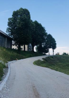Občini Gorenja vas - Poljane in Cerkno sta poskrbeli za asfaltiranje lokalne ceste Stara Oselica–Podlanišče. FOTO: ARHIV OBČINE