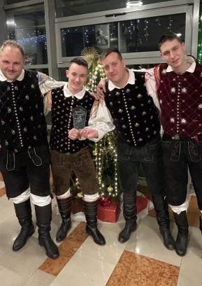 Kvartet za 5 z nagrado za najboljše besedilo avtorske skladbe. FOTO: ARHIV SKUPINE