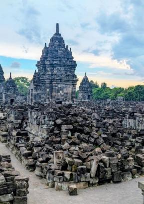 V četrtek, 26. marca, bomo odpotovali na indonezijske otoke. FOTO: ARHIV KNJIŽNICE