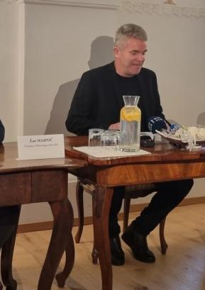 Novinarska konferenca pol leta po poplavah (od leve proti desni): Žan Mahnič, Milan Čadež in Marko Lotrič FOTO: MATEJA RANT