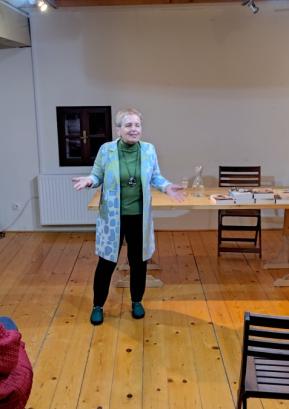 Mileni Miklavčič so obiskovalci prisluhnili z velikim zanimanjem. FOTO: JURE FERLAN