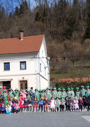 Pustne šeme na Trgu Ivana Regna. Foto: arhiv vrtca