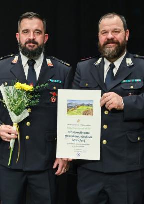 Prostovoljno gasilsko društvo Sovodenj, Jure More (levo) in Lenart Šifrar FOTO: TINA DOKL