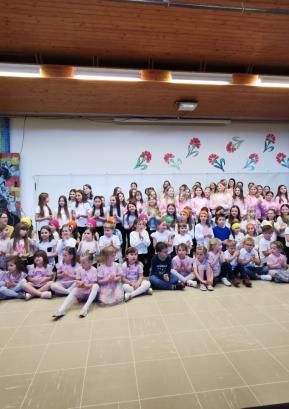 Skupinska fotografija nastopajočih FOTO: LIDIJA RAZLOŽNIK ČEFERIN