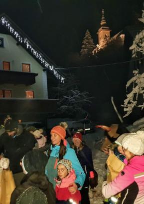V Javorjah je na njegov obisk in darila čakalo 123 otrok. FOTO: JANEZ DOLENC