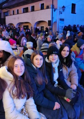 Učenci na ogledu Škofjeloškega pasijona FOTO: ARHIV ŠOLE