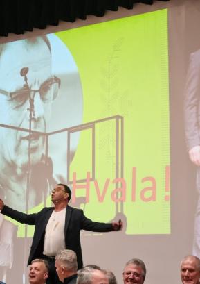 Andrej Šubic je v Hiši kulture v Poljanah praznoval svojo več kot petdesetletno ustvarjalno pot. FOTO: MATEJA RANT