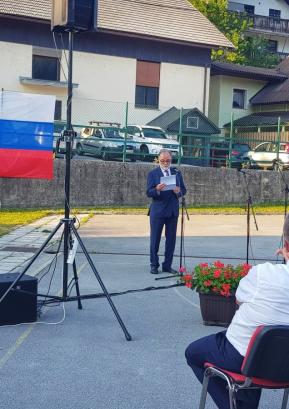 Slavnostni govornik na slovesnosti ob dnevu državnosti na Trebiji je bil dr. Andrej Fink. Foto: Karla Šturm