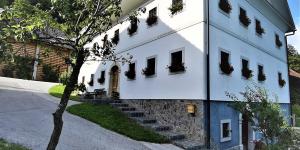 Accomodation and Food