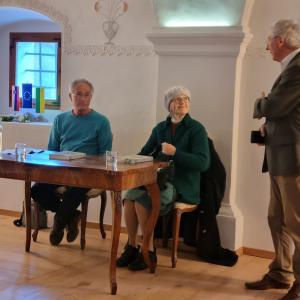 Marija Stanonik in Miran Hladnik sta govorila o slovenski narečni književnosti. Foto: Mateja Rant