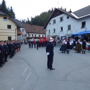 V Prostovoljnem gasilskem društvu Sovodenj so tudi z gasilsko parado zaznamovali sedemdesetletnico delovanja. FOTO: JURE FERLAN